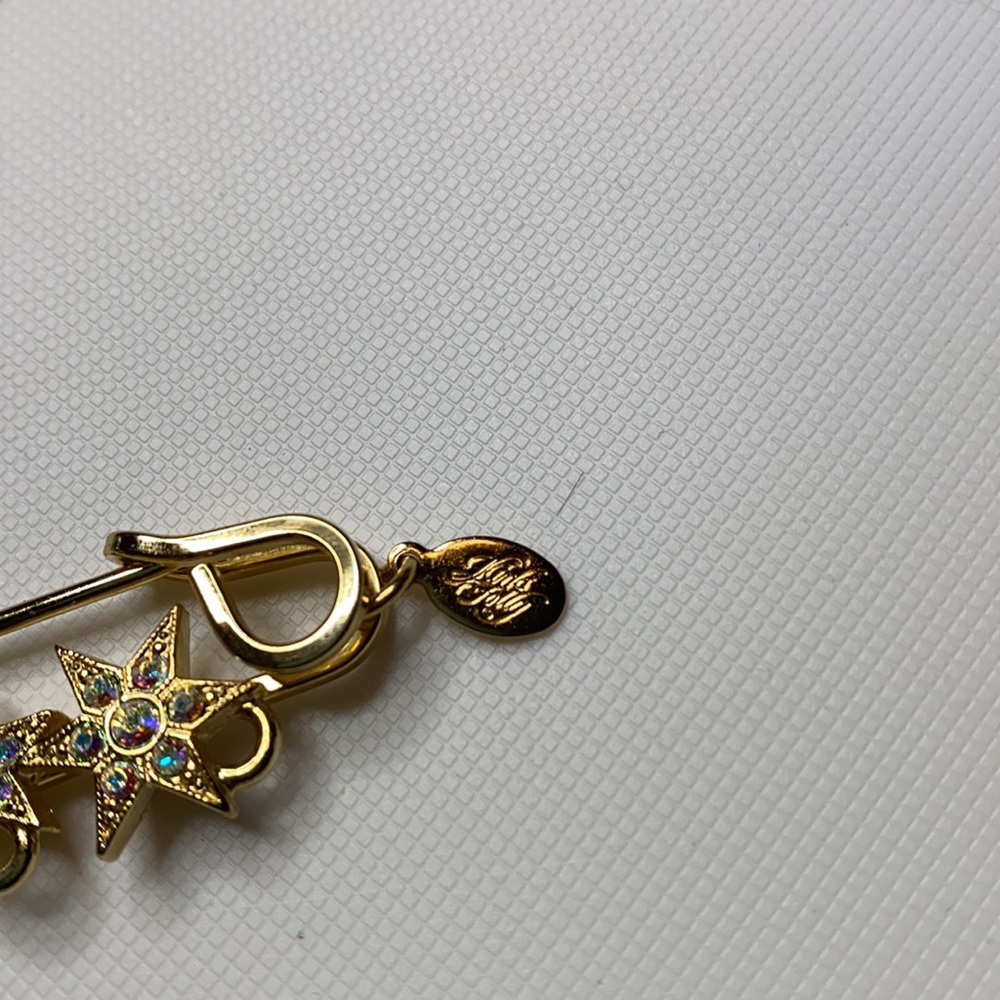 Kirk's Folly VTG Aurora Borealis Rhinestone Star Safety Pin, place for charms. - Picture 2 of 3